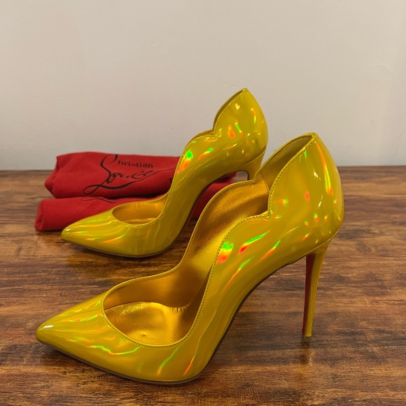 Christian Louboutin Hot Chick Pumps AVAILABLE TILL 06/06 - Picture 2 of 8